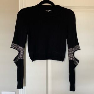 Cutout crop sweater (s)